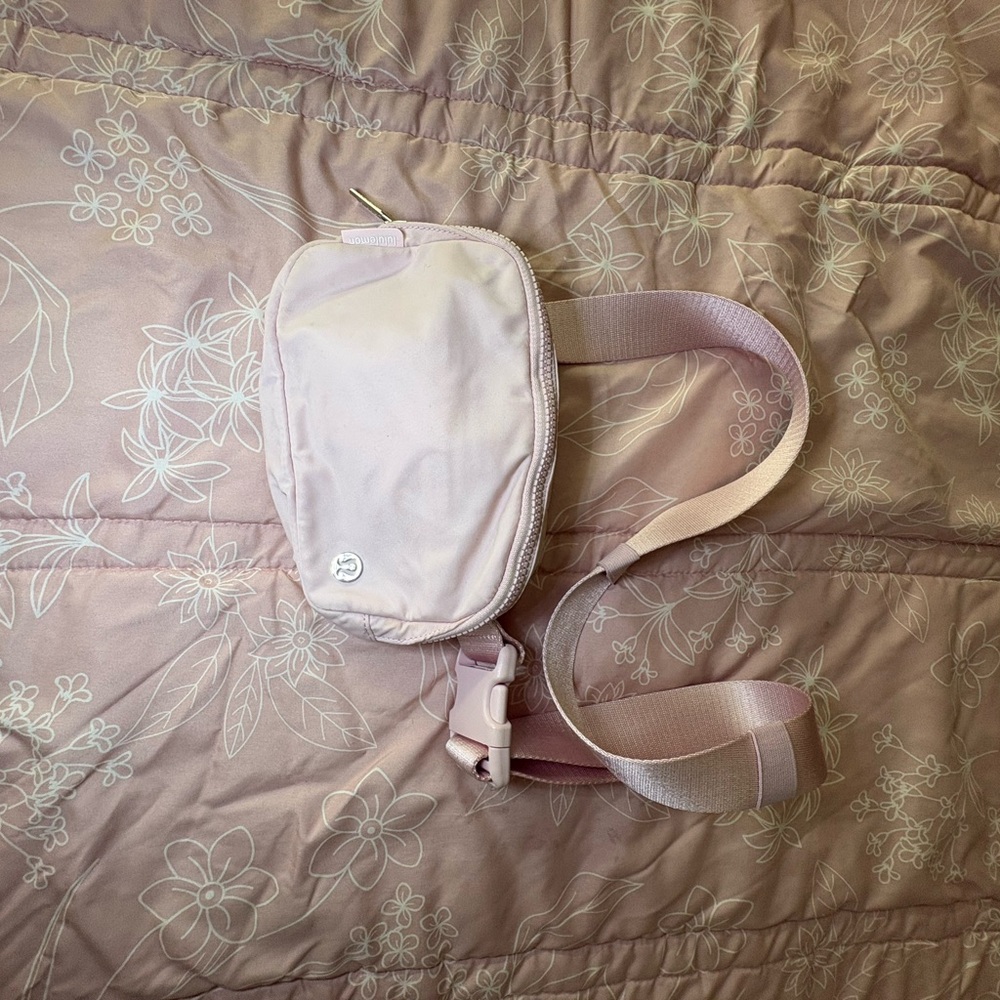 Pink lululemon everywhere belt bag 1L